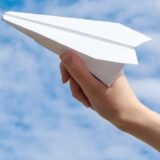 Meilleur avion en papier : un modèle facile et qui vole loin… très très loin