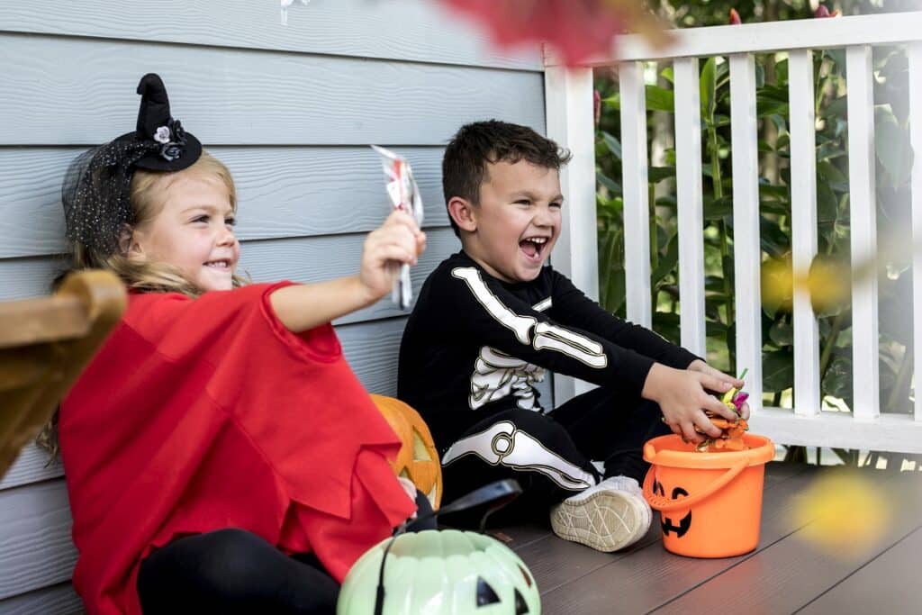 enfants bonbons halloween