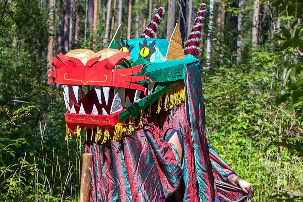 costume dragon chinois en carton
