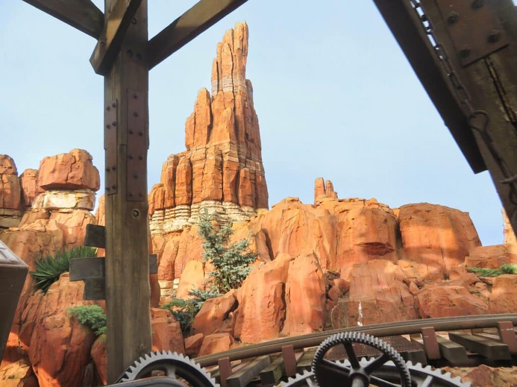 montagnes du big thunder railroad