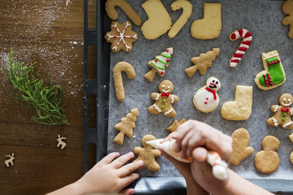 glaçage biscuits de noel au pain d'épice