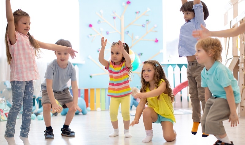 Jeux de groupe pour les tout-petits