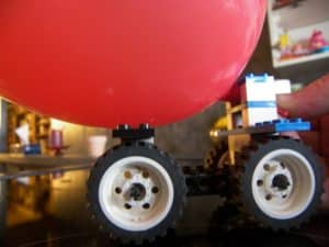 voiture ballon lego
