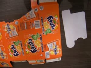 trousse à crayon avec une boîte de céréales