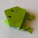 Origami grenouille sauteuse