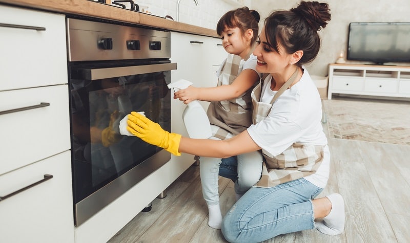 Initier les enfants aux tâches ménagères