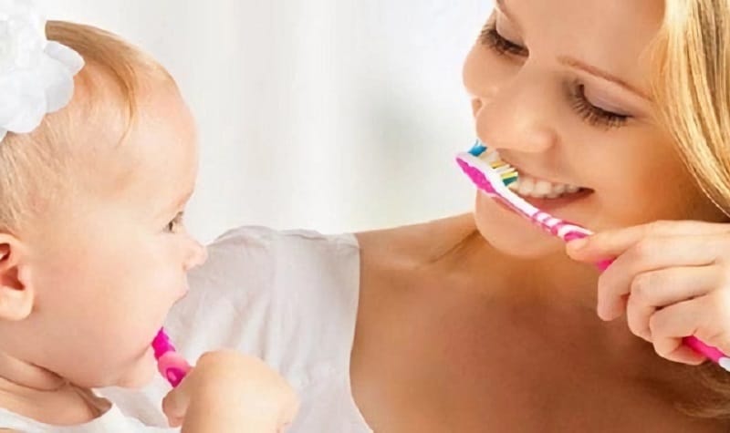 Le brossage de dents des tout petits