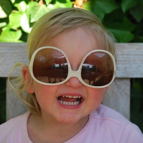 Comment choisir des lunettes de soleil pour vos enfants