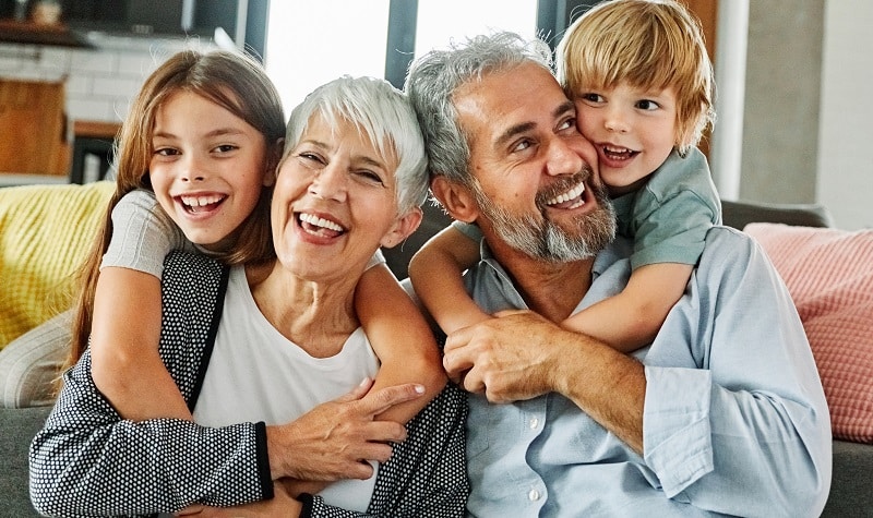 Grands-parents: quel rôle avec les parents, petits-enfants ?