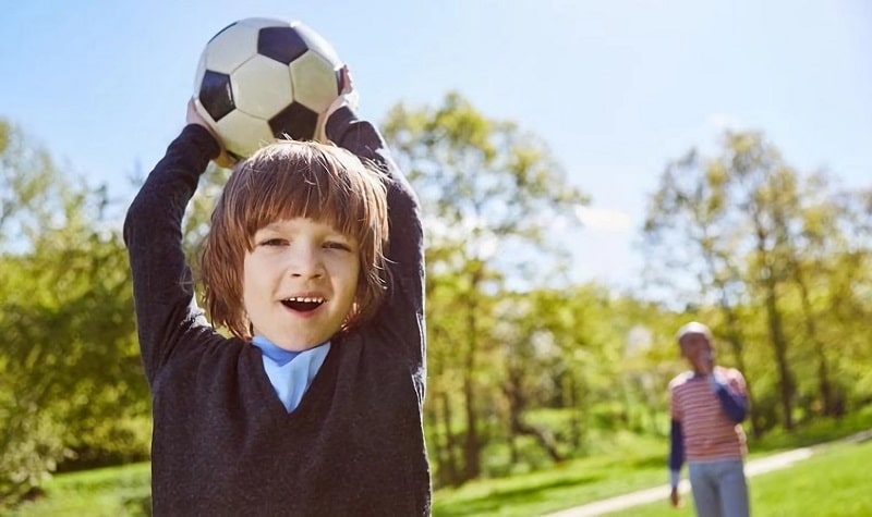 Jeux de ballon simples à faire avec les enfants !