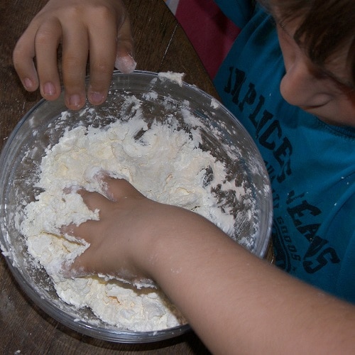 Pâte à modeler deux ingrédients