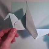 Origami oiseau qui bat des ailes