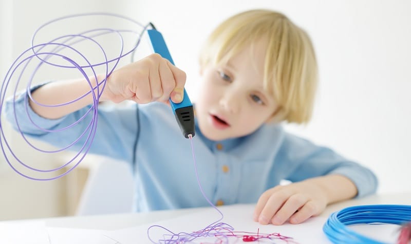 Les activités créatives peuvent aider les enfants dans de nombreux domaines