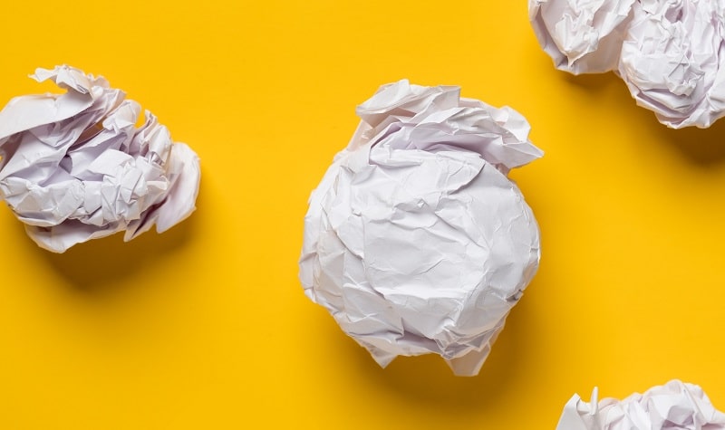 jeux avec des boules de papier