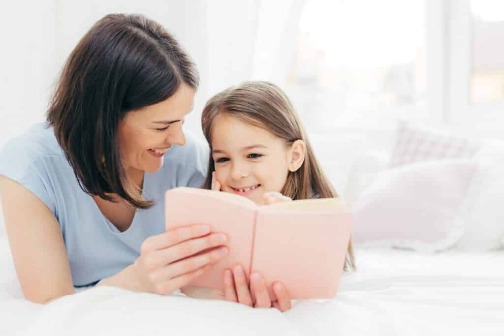 lecture livre mère et fille