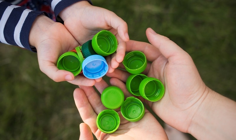 idées créatives pour recycler les bouchons en plastique