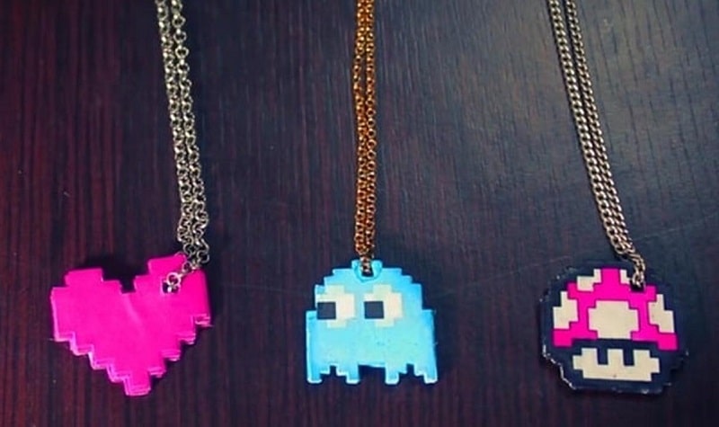 Pendentifs en papier jeu vidéo vintage