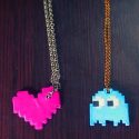 Pendentifs en papier style vieux jeu vidéo