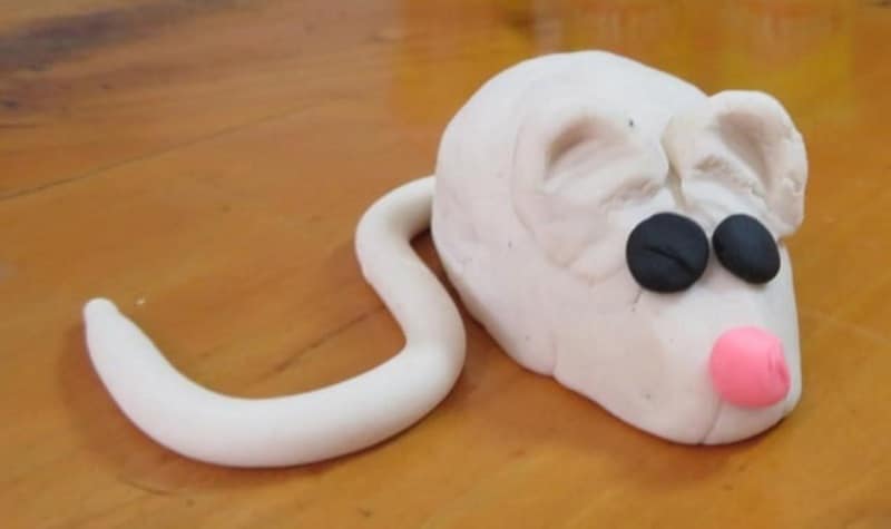 Souris en pâte à modeler