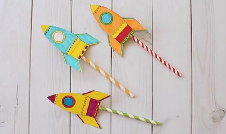 Bricolage fusée en papier qui vole : une idée simple