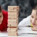Jeux avec des planchettes de bois