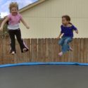 Jeux de trampoline à deux