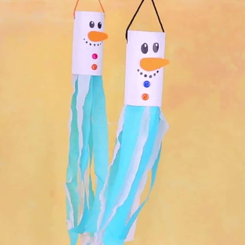 bonhomme de neige en rouleau de papier toilette