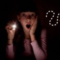 Chasse au trésor de Noël avec une lampe de poche : un jeu facile