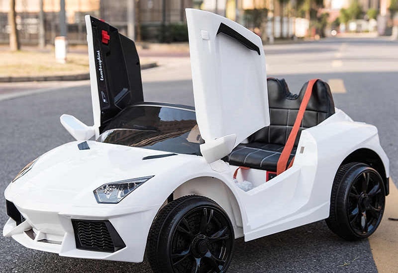 Voiture électrique pour enfant de 1 à 7 ans