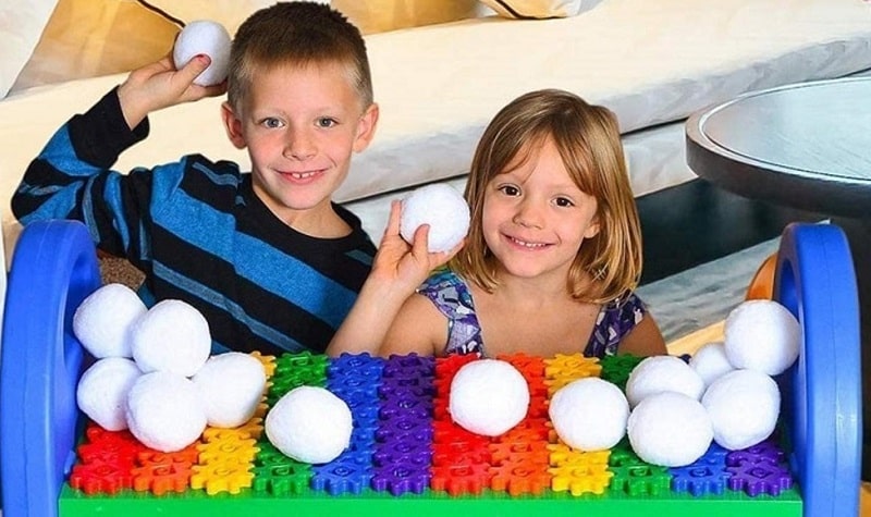 Jeux de boules de neige à faire à l'intérieur