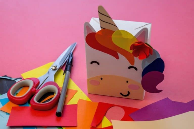 Bricolage licorne facile : 2 modèles amusants et adorables
