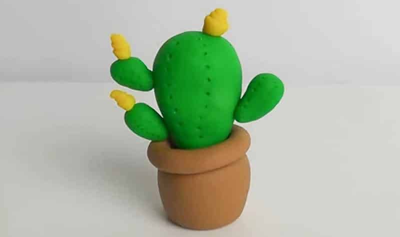 Cactus en pâte à modeler