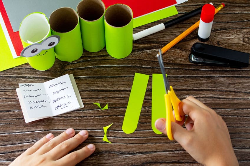 Pots à crayons Harry Potter avec rouleaux de papier - Bricolage enfant