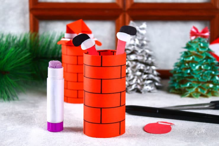 Bricolage de Noël avec un rouleau de papier toilette : le Père Noël