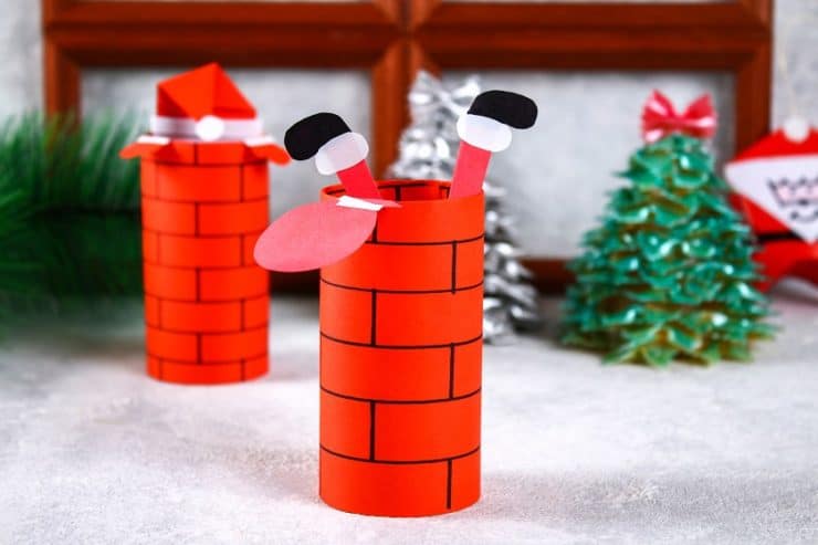 Bricolage de Noël avec un rouleau de papier toilette : le Père Noël