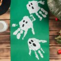 Bricolage Halloween avec les mains : un fantôme empreinte de main facile à réaliser