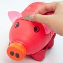 Fabriquer une tirelire cochon avec une bouteille : tutoriel en image