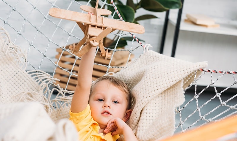 Les jouets en bois - idées créatives d'amusement