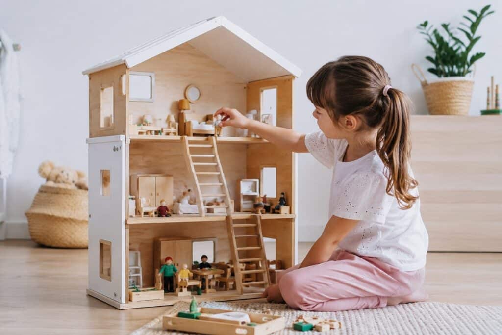 avantages maison de poupée en bois