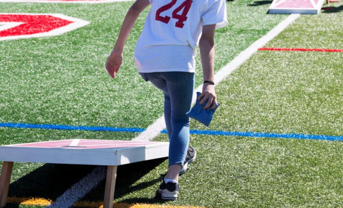 Le Cornhole : le jeu de lancer de sac