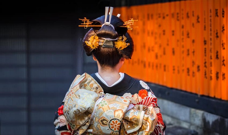 japonaise tenue traditionnelle de dos