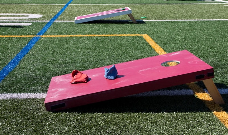 Le Cornhole : le jeu de lancer de sac