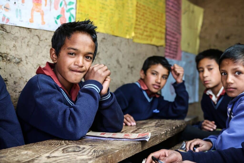 enfants au Nepal