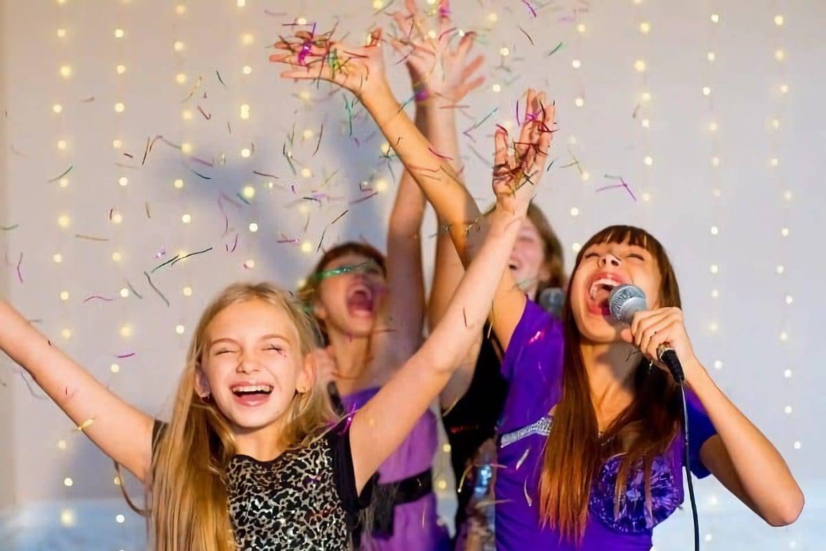 Lucky Egg Grab The Mic - Jeu De Karaoké Familial Hilarant Pour Enfants Dès 8 Ans, 2 à 10 Joueurs