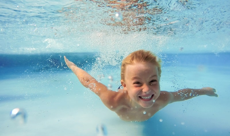 Jeux et activités aquatiques pour enfants