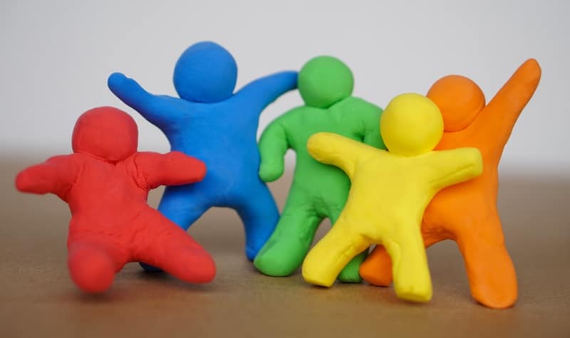 bonhommes en pâte à modeler