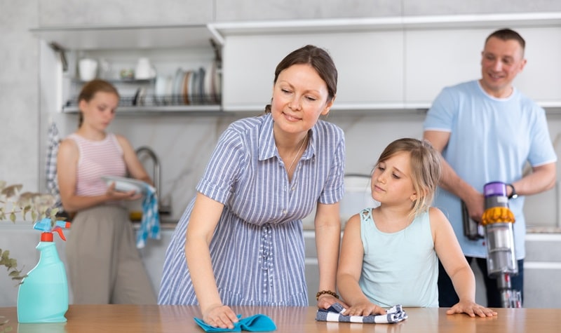 faire le ménage en famille