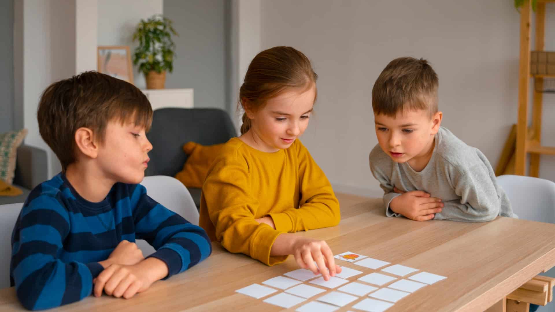 Les jeux de cartes pour enfants qui stimulent