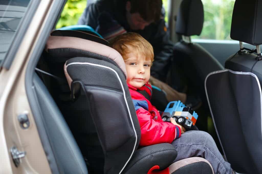 Sécurité routière : pourquoi le siège auto est indispensable même sur les petits trajets ?