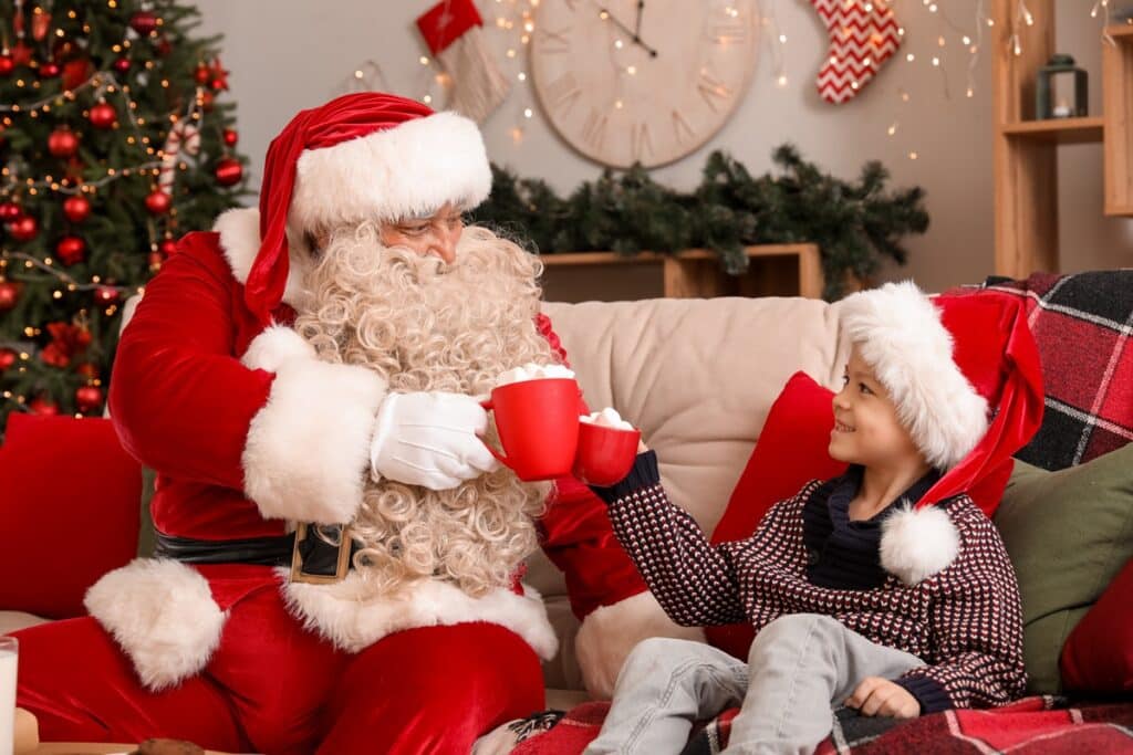 homme déguisé en Père Noël